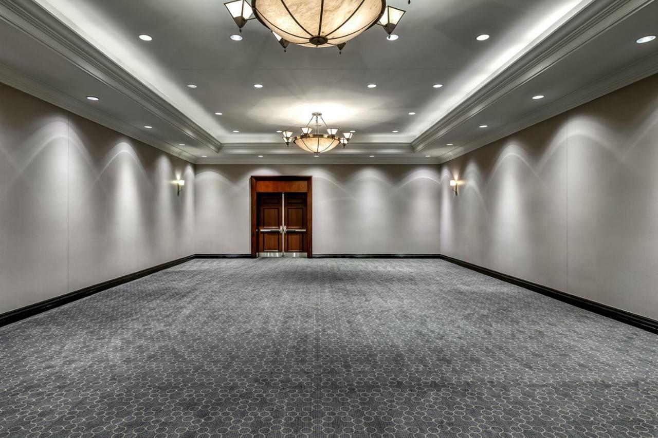 Sheraton Toronto Airport Hotel & Conference Centre Екстериор снимка