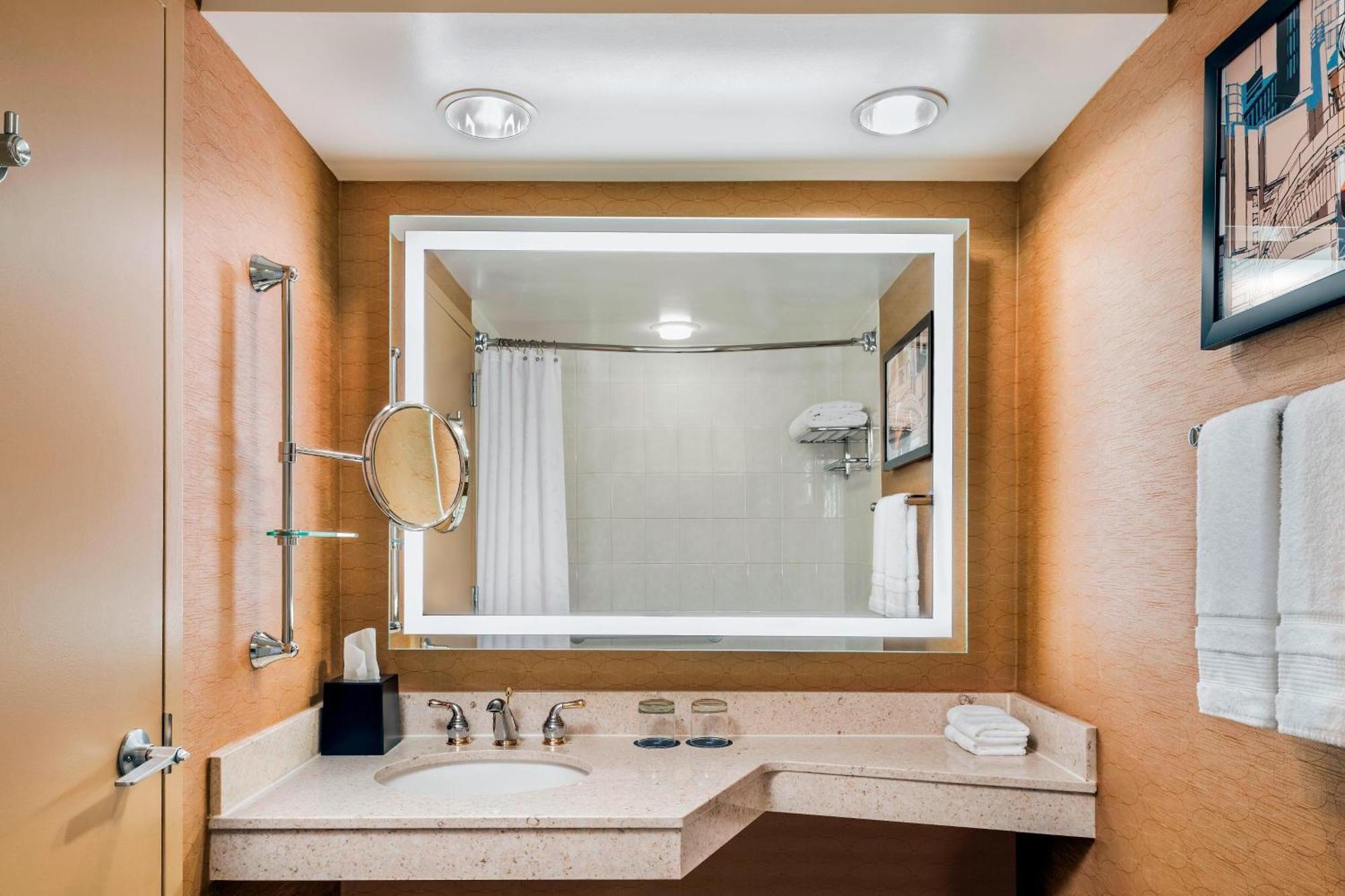 Sheraton Toronto Airport Hotel & Conference Centre Екстериор снимка