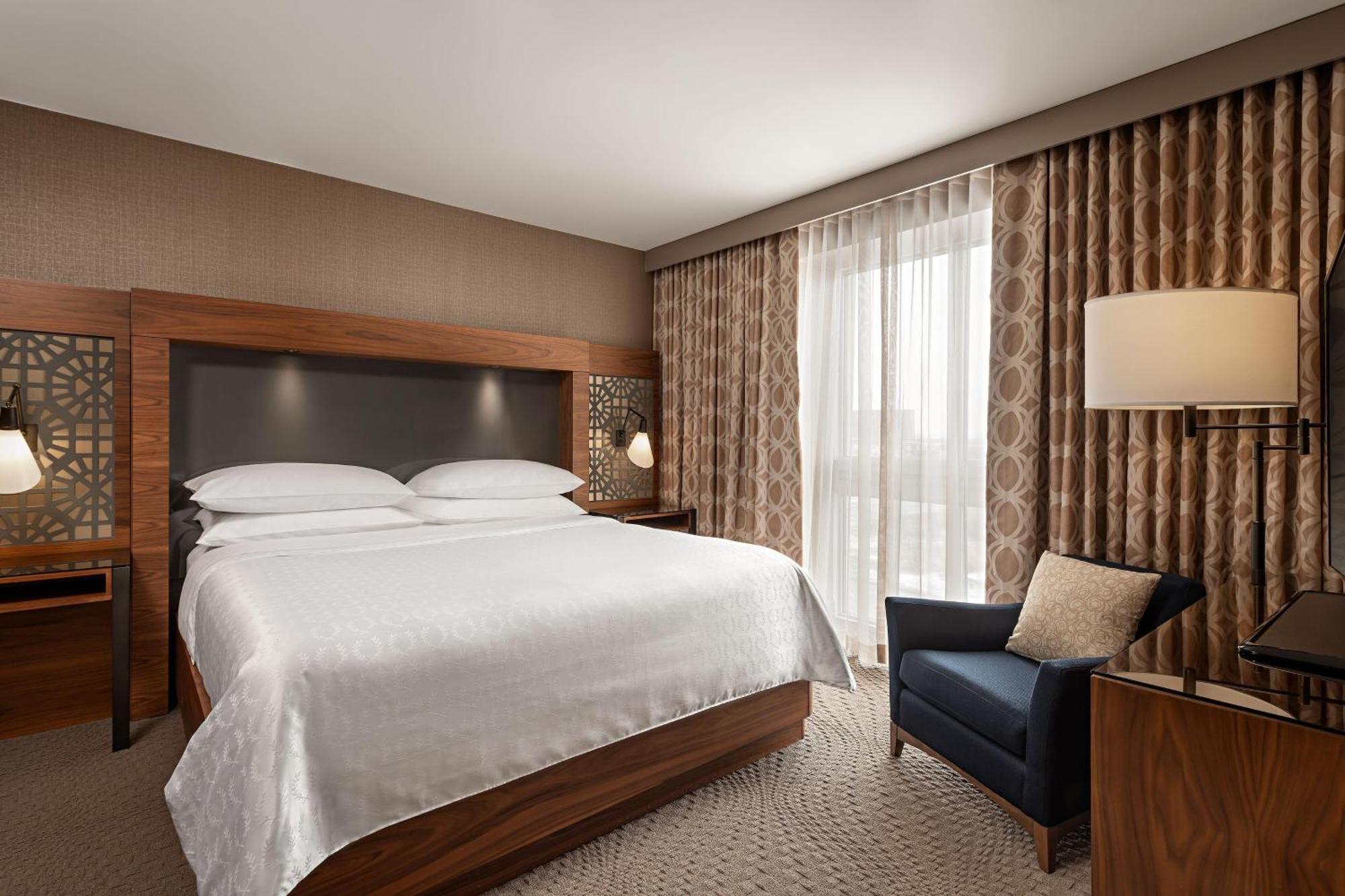 Sheraton Toronto Airport Hotel & Conference Centre Екстериор снимка
