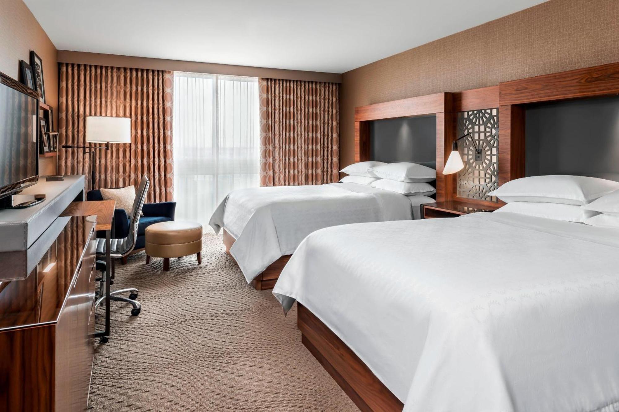 Sheraton Toronto Airport Hotel & Conference Centre Екстериор снимка