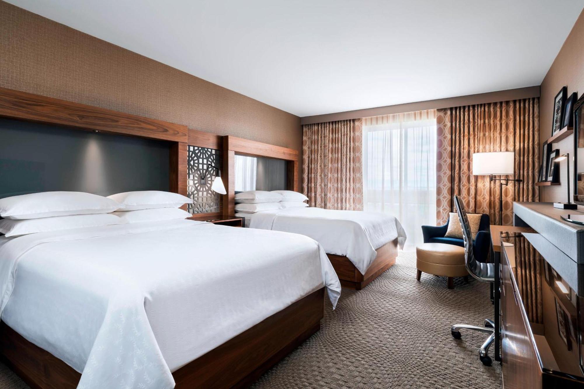 Sheraton Toronto Airport Hotel & Conference Centre Екстериор снимка