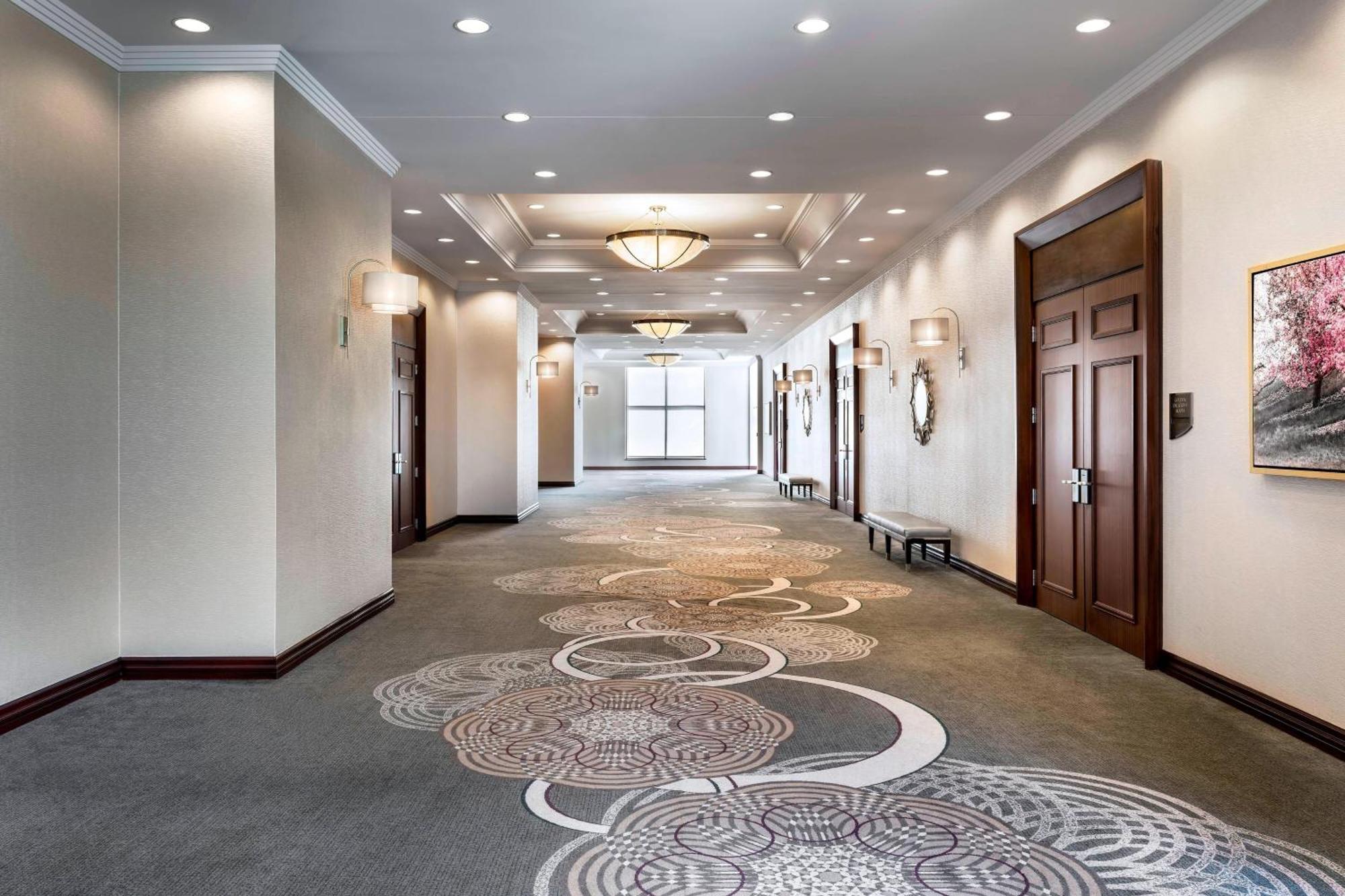 Sheraton Toronto Airport Hotel & Conference Centre Екстериор снимка