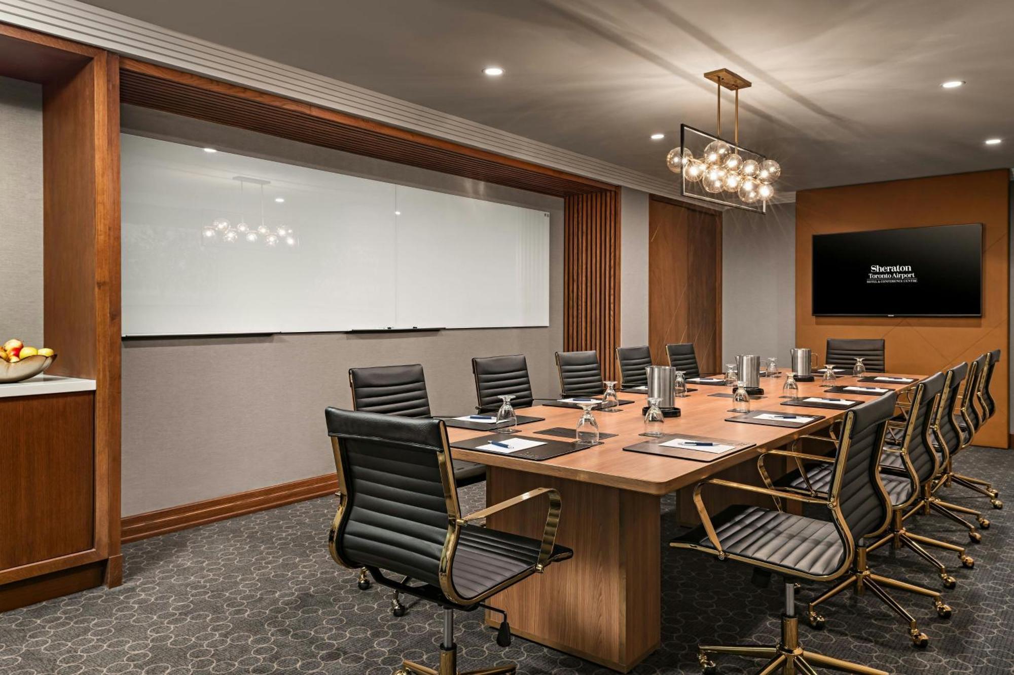 Sheraton Toronto Airport Hotel & Conference Centre Екстериор снимка