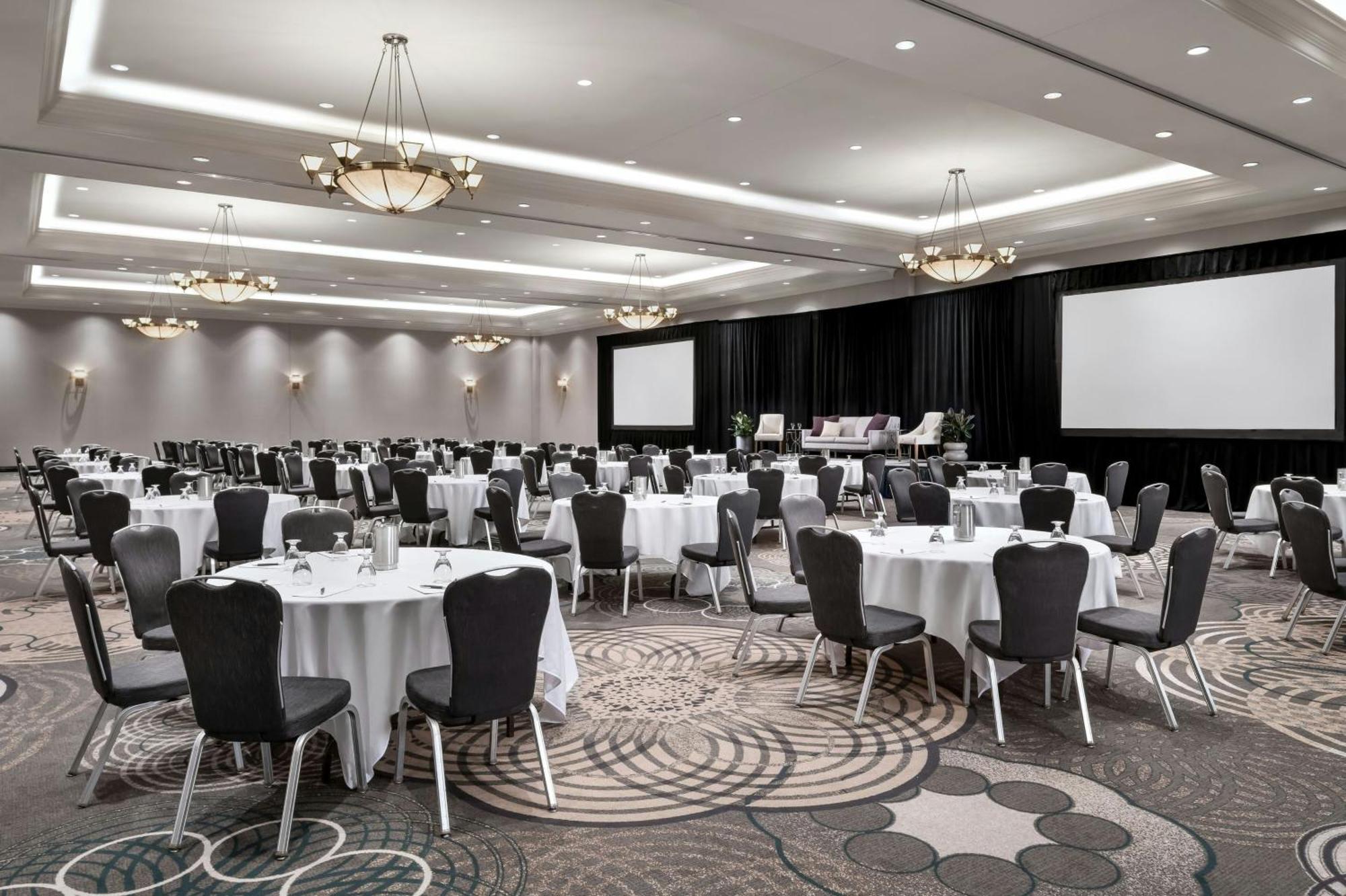 Sheraton Toronto Airport Hotel & Conference Centre Екстериор снимка