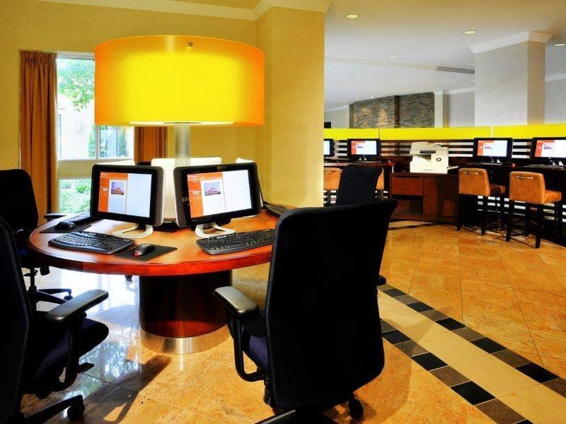Sheraton Toronto Airport Hotel & Conference Centre Екстериор снимка