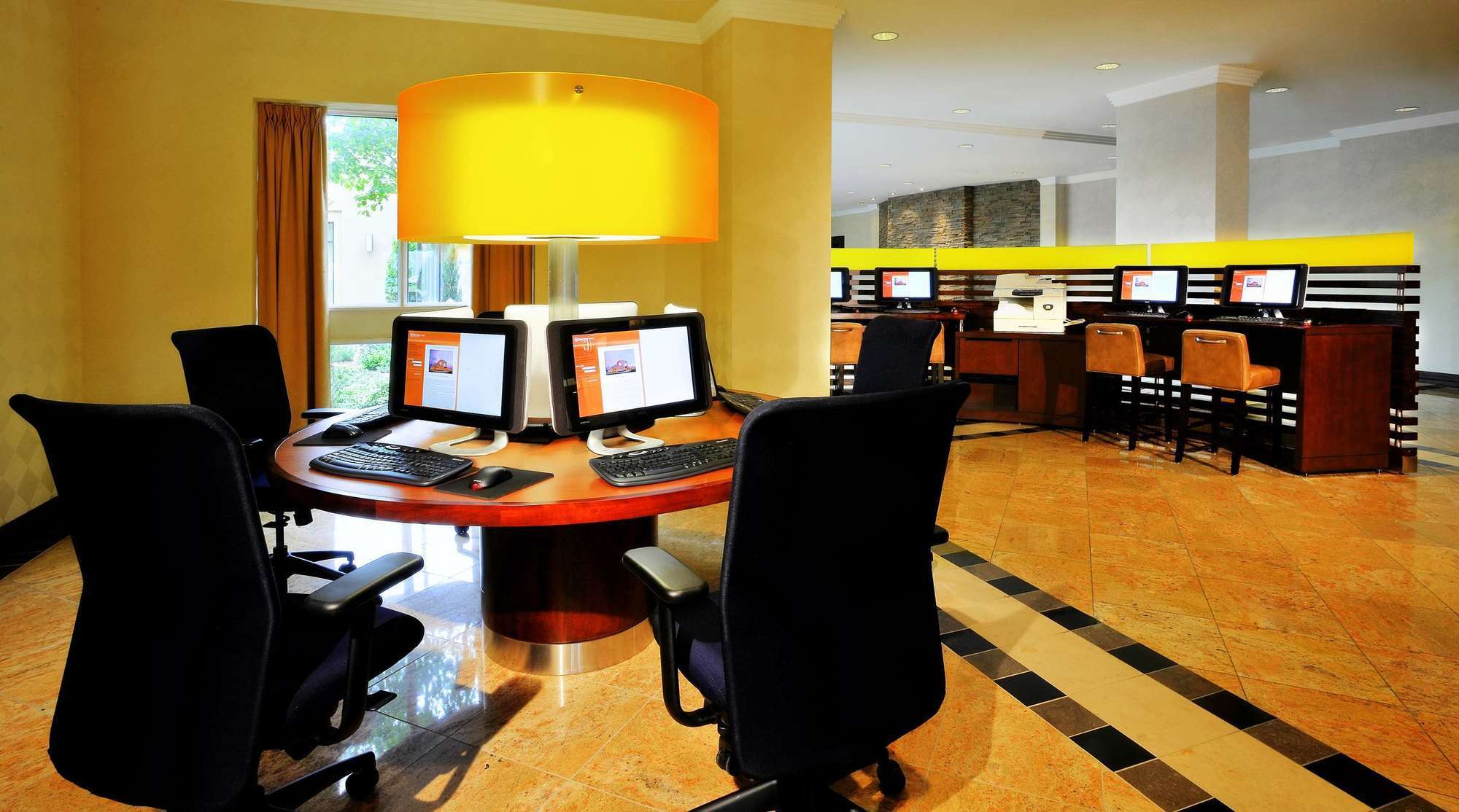 Sheraton Toronto Airport Hotel & Conference Centre Екстериор снимка